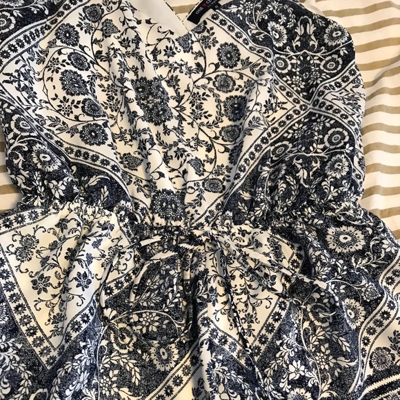 Cute romper!! - Picture 3 of 4